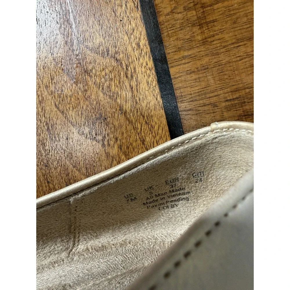 Naturalizer Women's 7 Ballet Flats N5 Comfort Leather Tan Gold Studs Shoes Metal